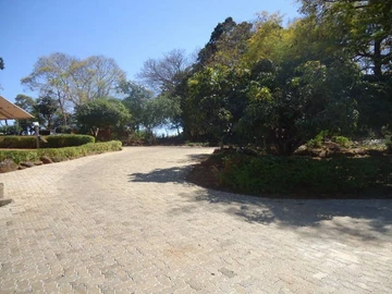 2 Bedroom Flat & Apartment