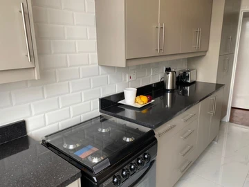 3 Bedroom Flat & Apartment