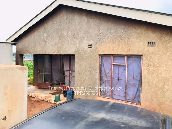 Glaudina 4-Bed Home with Verandah, Sewer & ZESA