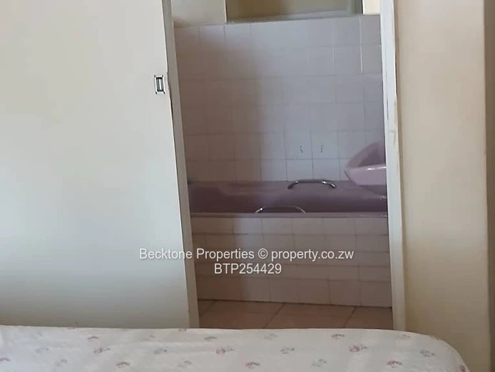 Luveve 4-Bed Family Home on 2900m² with Flatlet