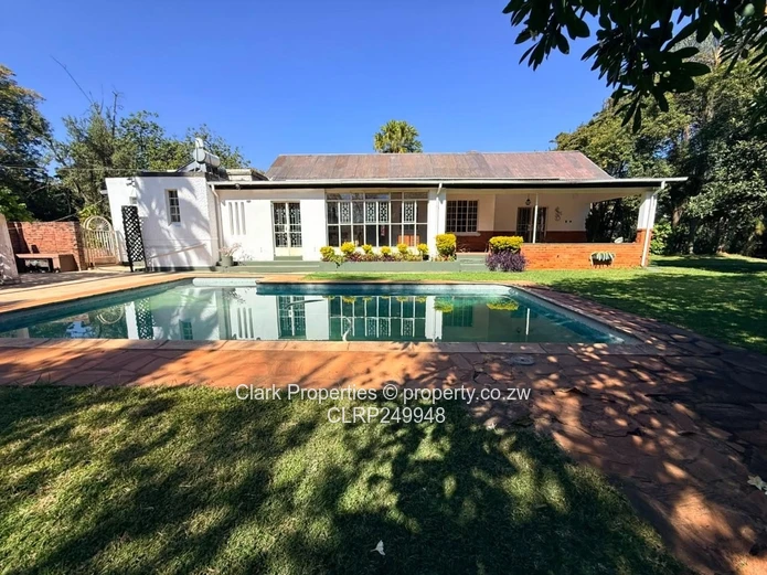 Charming Farmhouse In Avondale!