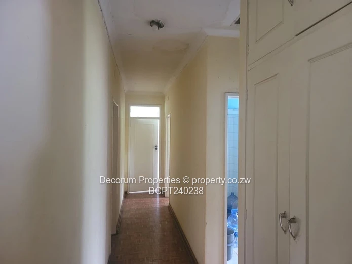 Pomona 4-Bed on 4,055m² — Pool, Borehole & Garage