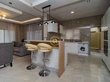 3 Bedroom Flat & Apartment