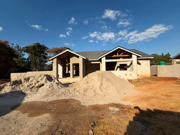 3 Bedroom Flat & Apartment