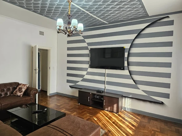 2 Bedroom Flat & Apartment