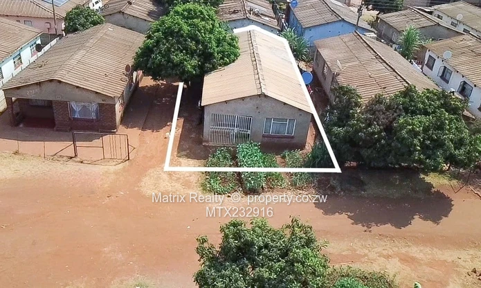 4 Bedroom House for Sale in Kuwadzana