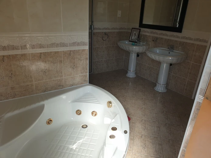 Helensvale house to rent 