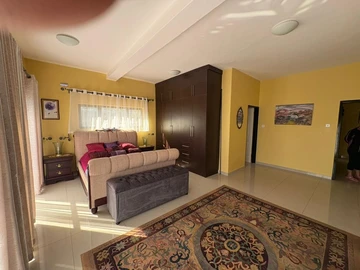 3 Bedroom Garden Flat