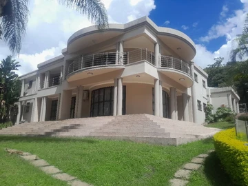 9 Bedroom House