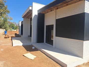 7 Unit Townhouse Complex