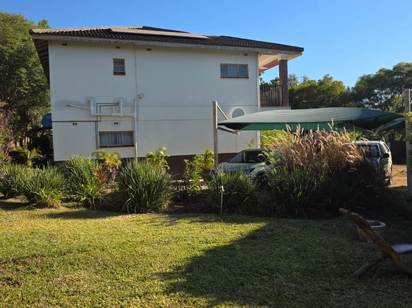 2 Bedroom Flat & Apartment
