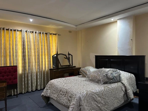 6 Bedroom House