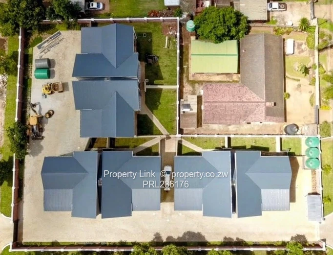 3-Bed 2-Bath Ground Floor Garden Flat in Avondale West