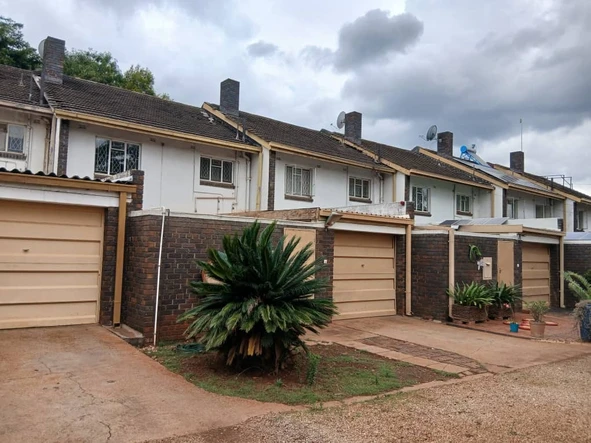 3 Bedroom Flat & Apartment