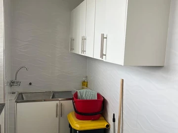 2 Bedroom Flat & Apartment