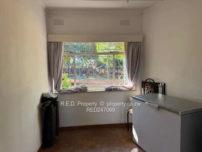 Neat Family Home In Ilanda!
