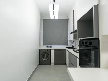 2 Bedroom Flat & Apartment