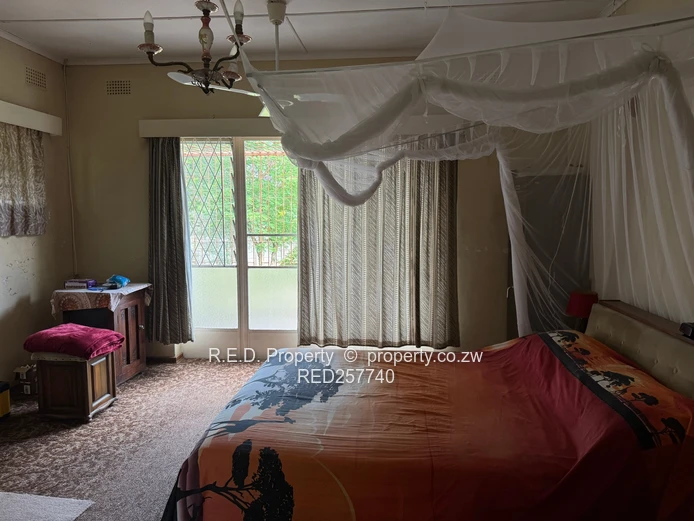 A Home With Generous Grounds In Burnside