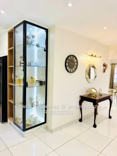 Very neat & modern house for sale in Mount Pleasant Heights (Sole Mandate)