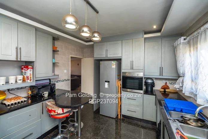 Modern Cluster for Sale in Meyrick Park!