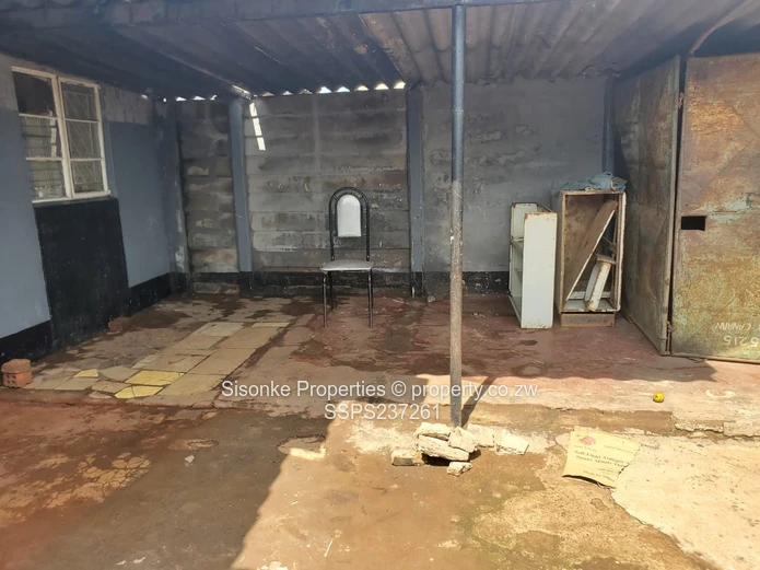 Highfield  2-bed house for rental with a veranda