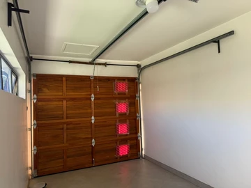 4 Bedroom Flat & Apartment