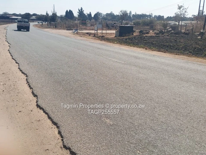 *COMMERCIAL STAND FOR SALE - 10 HECTARES*  ?? Along Arcturus Road, Opposite Manresa, Harare East ?? 