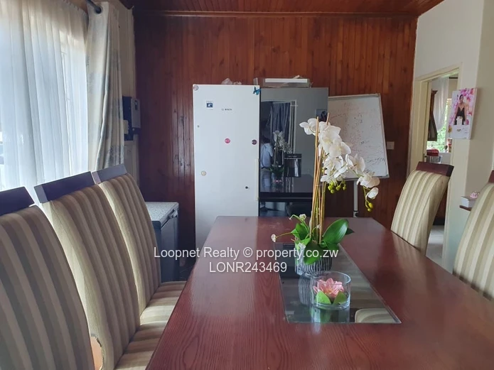 Spacious Greystone Park 4-Bed with Borehole