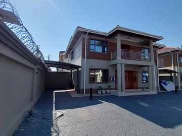 4 Bedroom Townhouse Complex