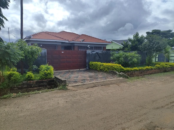 Madokero estate house for sale
