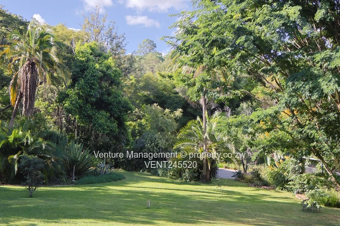 Elegant Estate Living on Expansive Grounds – Umwinsidale