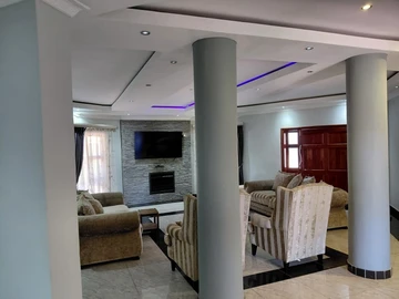5 Bedroom House