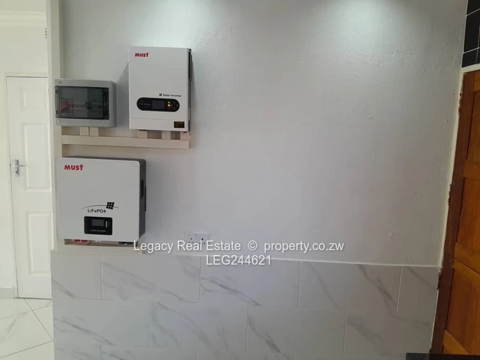 Neat 2-Bedroom Cottage To Rent In Manresa