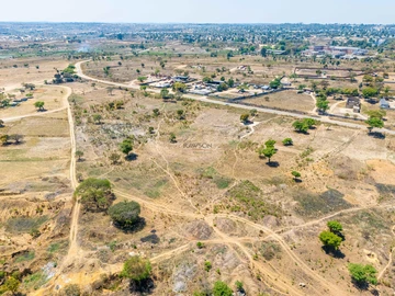 Commercial & Industrial Land