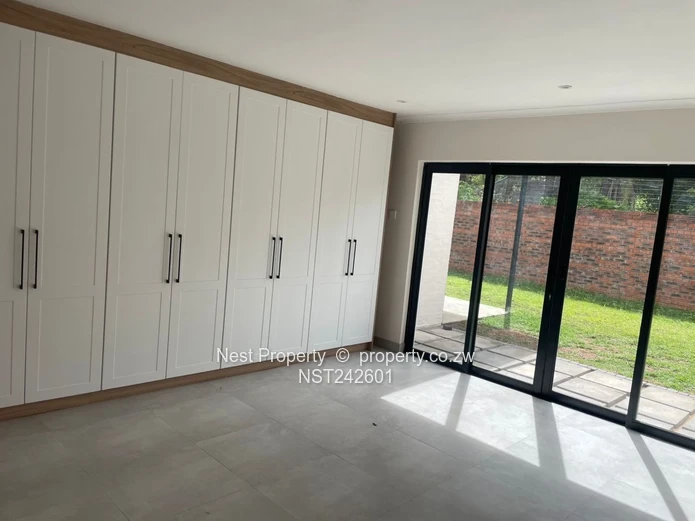 Newlands 3-Bed Townhouse — Vaulted Living, Fitted Kitchen