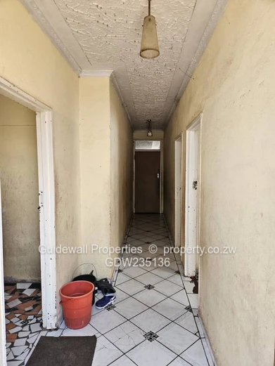 4 bed house for sale in Chitungwiza Unit C 