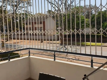3 Bedroom Flat & Apartment