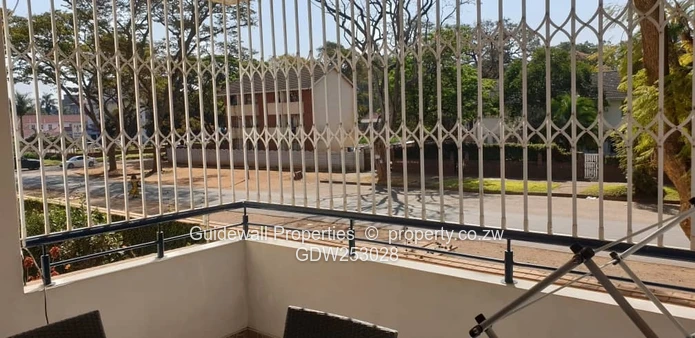 Spacious 3 bed flat for sale 