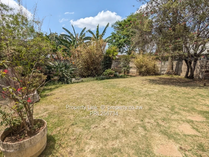 2 Bed 1 Bath Ground Floor Apartment With Garden