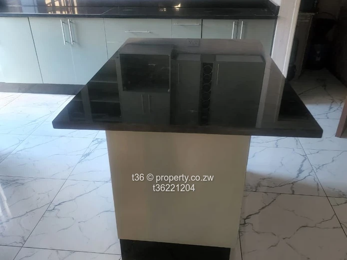 Vacant 1 june (Sole Mandate)