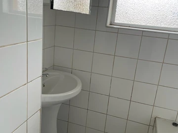 2 Bedroom Flat & Apartment