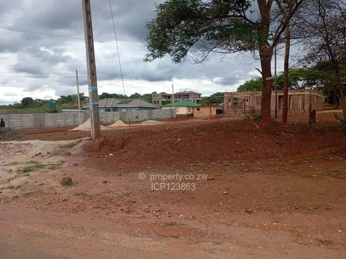 2000m² Residential Land for Sale in Prestigious Glen Lorne, Harare with  3 bed cottage at roof level