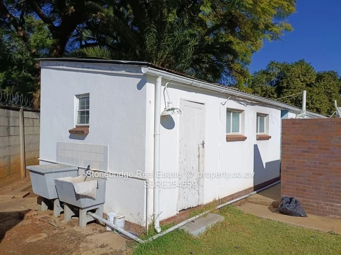 3 Bedroom House in Hillside For Sale