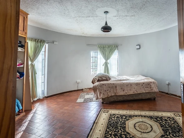 Farm & Agricultural Land