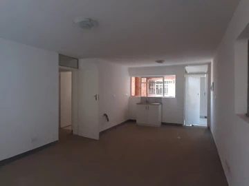 2 Bedroom Flat & Apartment