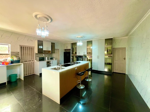 5 Bedroom House