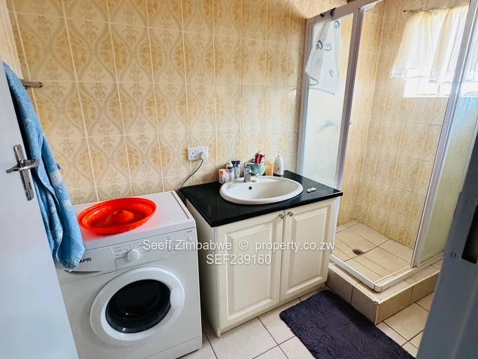 3-Bedroom Beauty in Upper Hillside: Also suitable for Commercial use! (Sole Mandate)