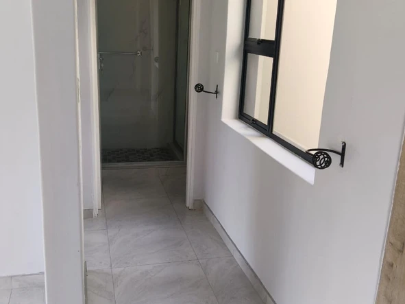 2 Bedroom Flat & Apartment