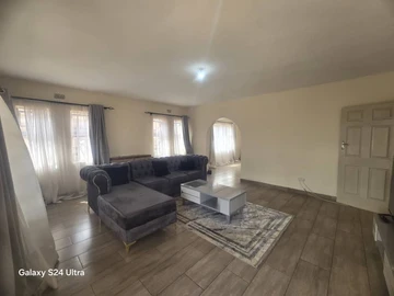 Potential Awaits Spacious Home, Ready For Renovation 