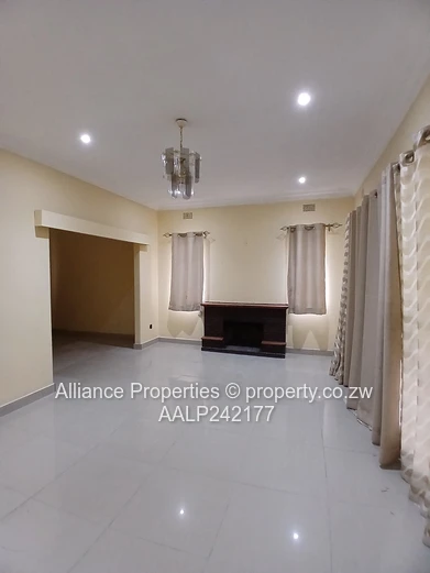 2x Modern 3-Bedroom House for Rent – Hillside